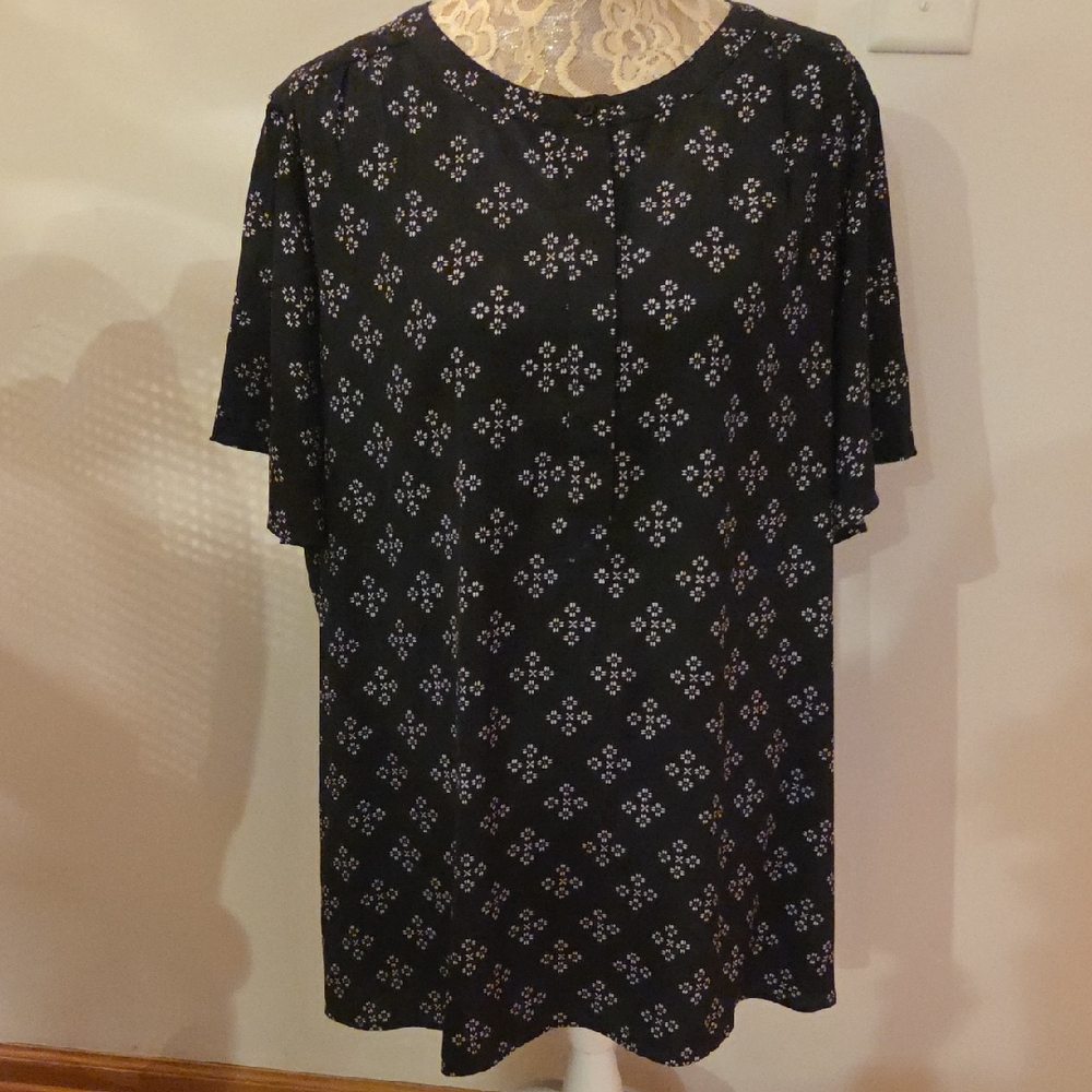 Woman Within Black Short-Sleeve Patterned Blouse